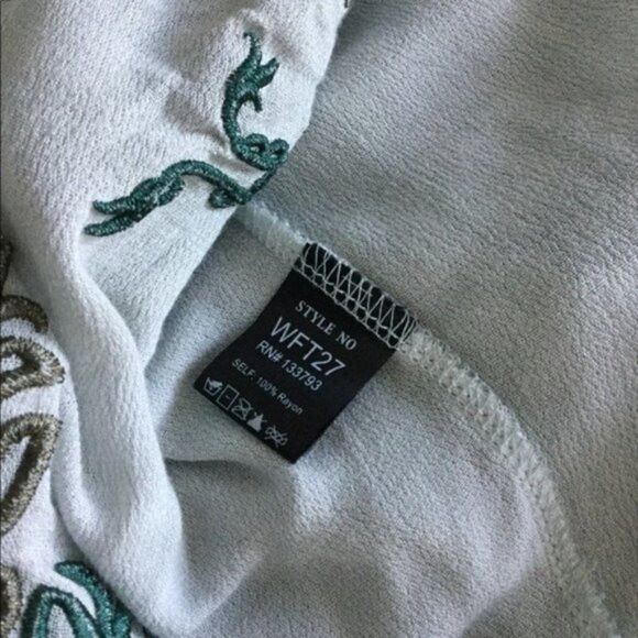 OFF White Boho Embroidered w/ Floral Detail Top - Picture 14 of 16